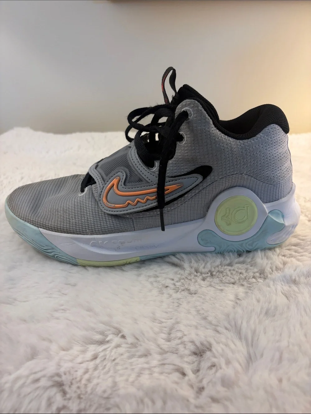 Nike Kevin Durant KD Trey 5 X Wolf Grey Volt Mens Size 8.5 Very Good With Box